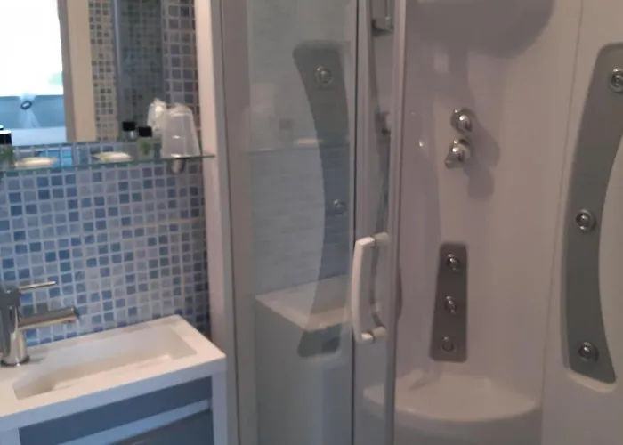 Отель Aigle D'or 3*