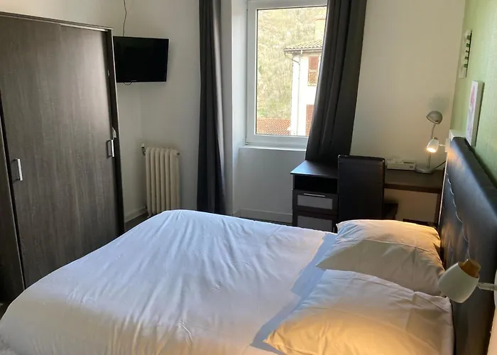 Отель Aigle D'or 3*