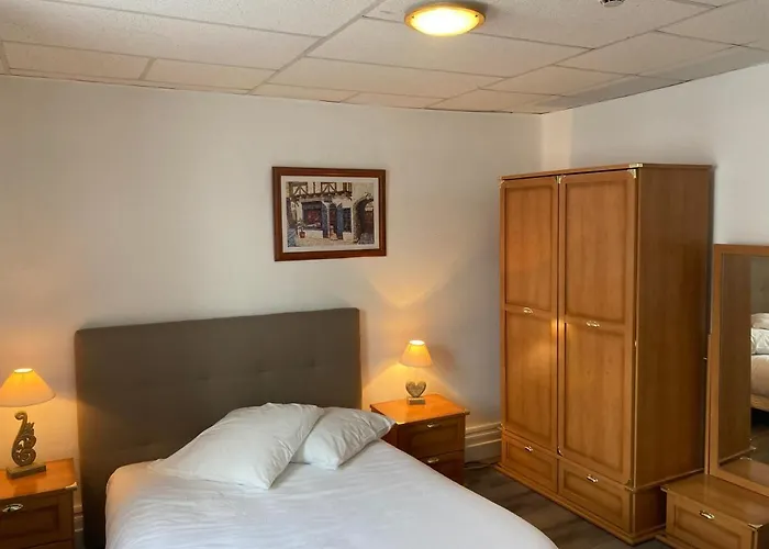 Отель Aigle D'or Тьер