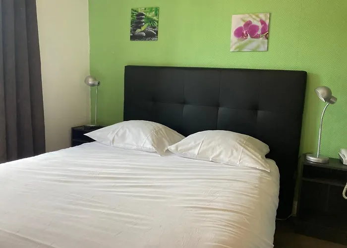 Aigle D'or Отель Тьер