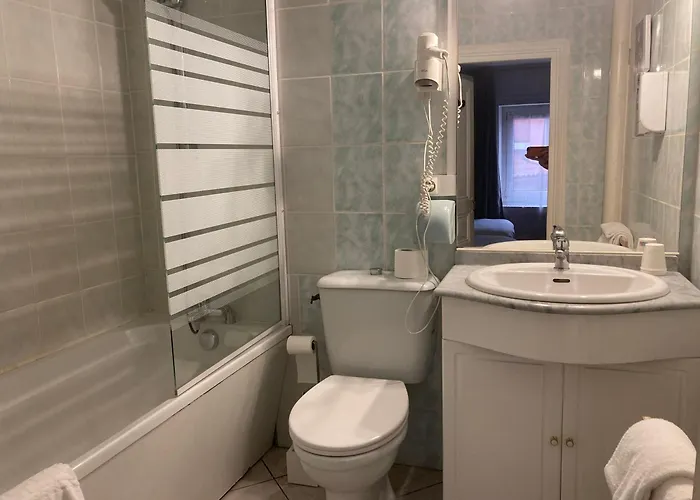 Aigle D'or Отель Тьер