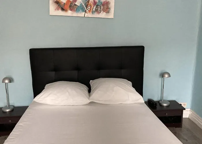 Отель Aigle D'or Тьер