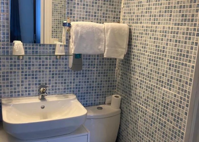 Отель Aigle D'or