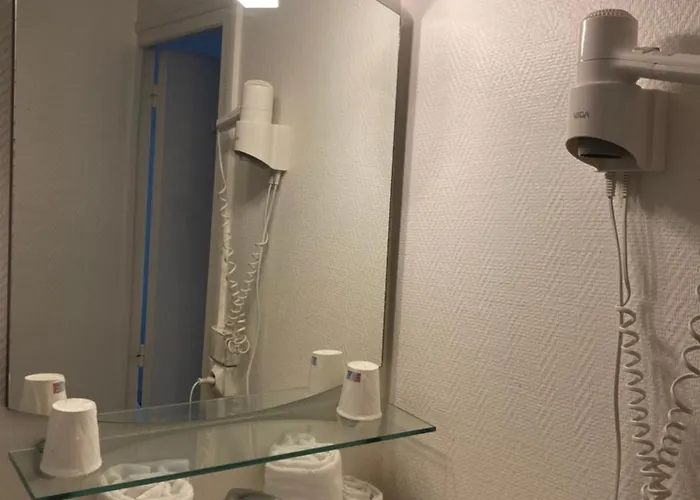 Отель Aigle D'or