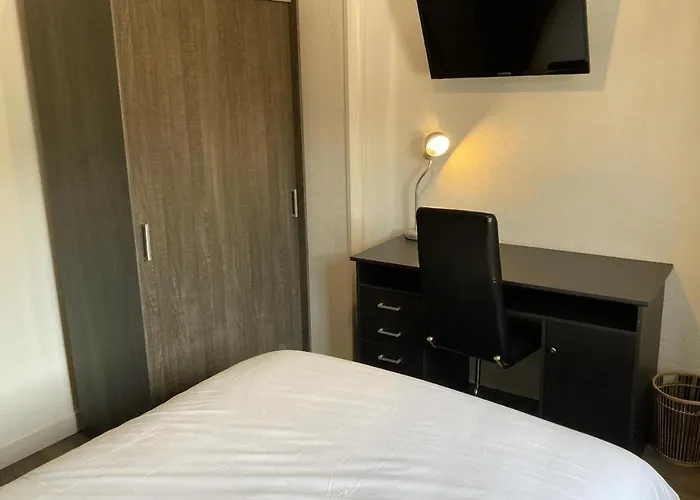 Отель Aigle D'or 3*