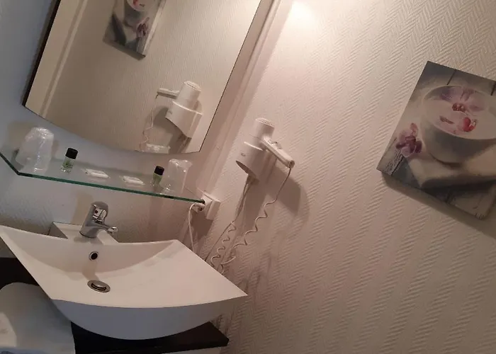 Aigle D'or Отель