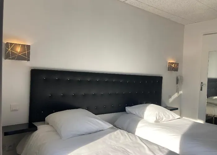 Отель Aigle D'or